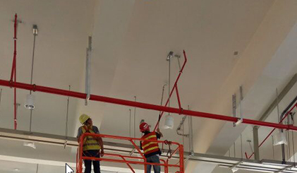 剪叉式高空作业平台出租应用于厂房消防安装